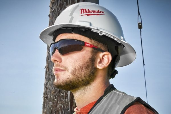 MILWAUKEE CLEAR SAFETY GLASSES
